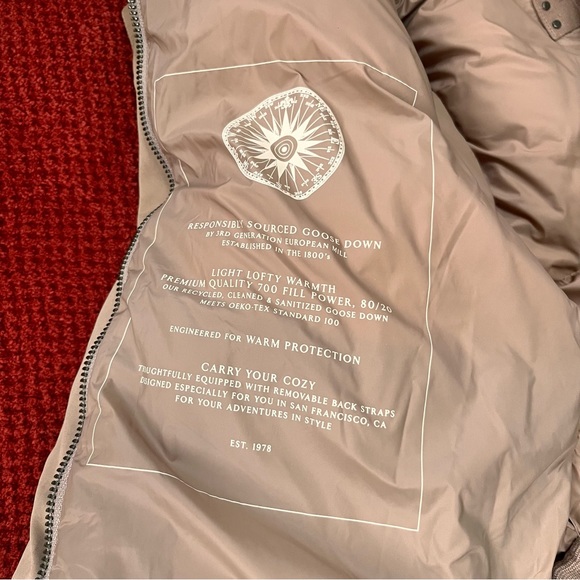 ♥️HostPick♥️Tan Banana Republic short puffer jacket, size large - Picture 7 of 9